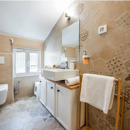 Old Charm Apartment